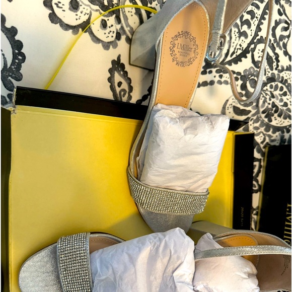 I. Miller “IM EMELY” true silver size 7 heels - Picture 1 of 3